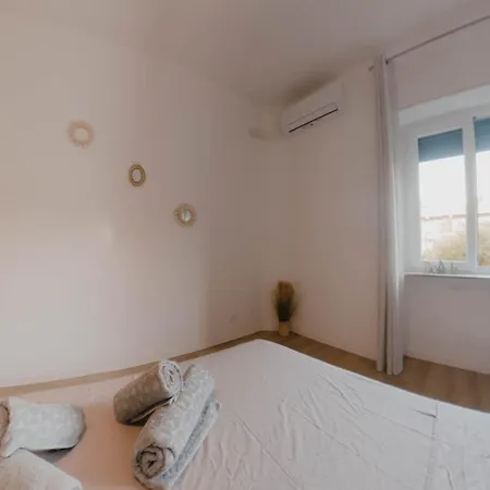 Sunny דירה קליארי